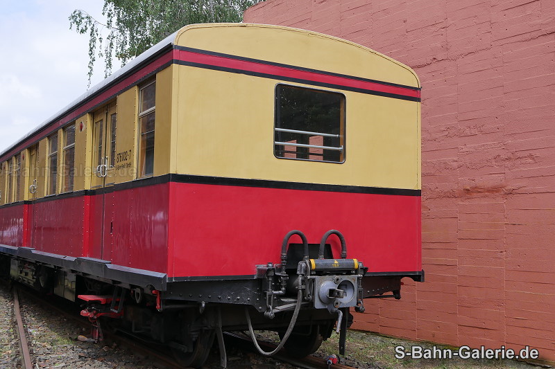 Beiwagen 876 002 am 25.05.2024 in Erkner - S-Bahn-Galerie.de Beiwagen 876 002 am 25.05.2024 in Erkner - S-Bahn-Galerie.de