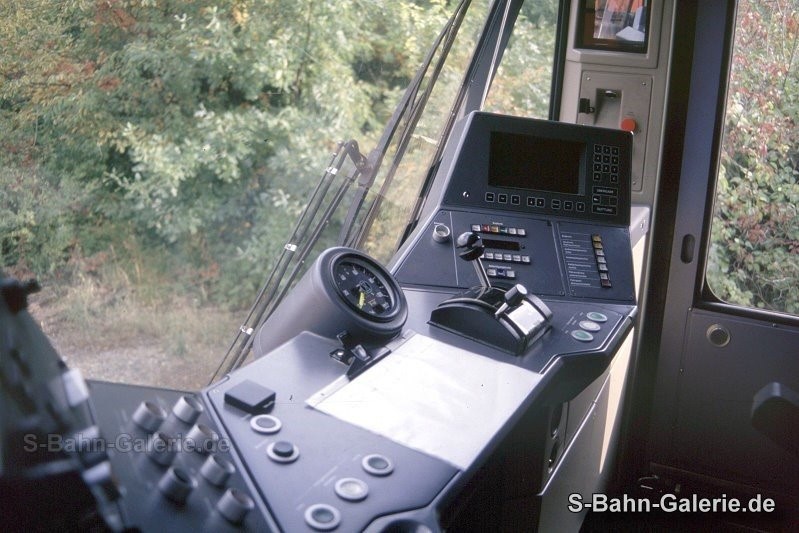Führerstand vom Prototyp 480 001 - BVG und S-Bahn Berlin - S-Bahn-Galerie.de Führerstand vom Prototyp 480 001 - BVG und S-Bahn Berlin - S-Bahn-Galerie.de