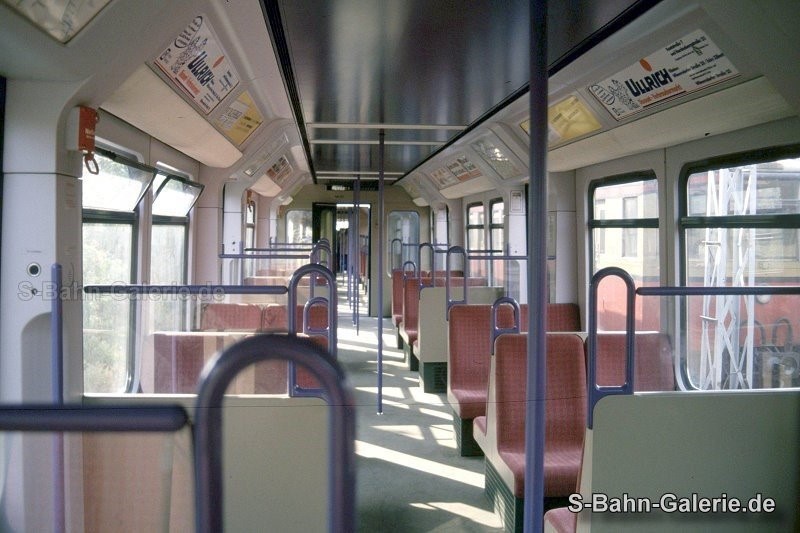 Fahrgastraum vom Prototyp 480 001 - BVG und S-Bahn Berlin - S-Bahn-Galerie.de Fahrgastraum vom Prototyp 480 001 - BVG und S-Bahn Berlin - S-Bahn-Galerie.de