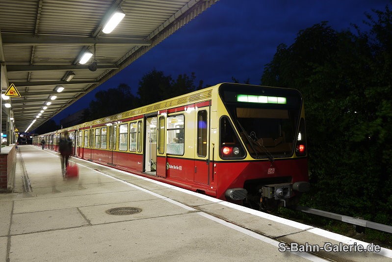 480 015 am 22.06.2011 in Schönefeld - S-Bahn-Galerie.de 480 015 am 22.06.2011 in Schönefeld - S-Bahn-Galerie.de