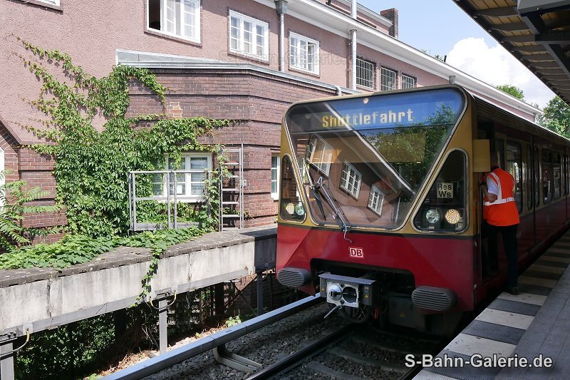 480 051 am 18.06.2023 in Berlin-Wannsee - S-Bahn-Galerie.de 480 051 am 18.06.2023 in Berlin-Wannsee - S-Bahn-Galerie.de