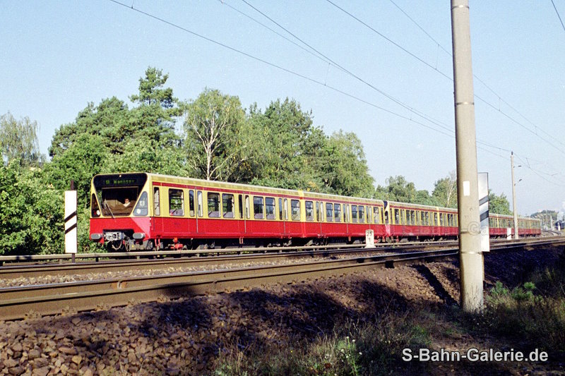 480 073 am 03.10.2000 bei Lehnitz auf der S1 - S-Bahn-Galerie.de 480 073 am 03.10.2000 bei Lehnitz auf der S1 - S-Bahn-Galerie.de