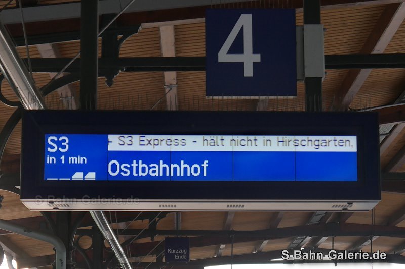 Bahnsteiganzeiger am 09.05.2025 in Berlin-Friedrichshagen - Foto Olaf Hoell - S-Bahn-Galerie.de Bahnsteiganzeiger am 09.05.2025 in Berlin-Friedrichshagen - Foto Olaf Hoell - S-Bahn-Galerie.de