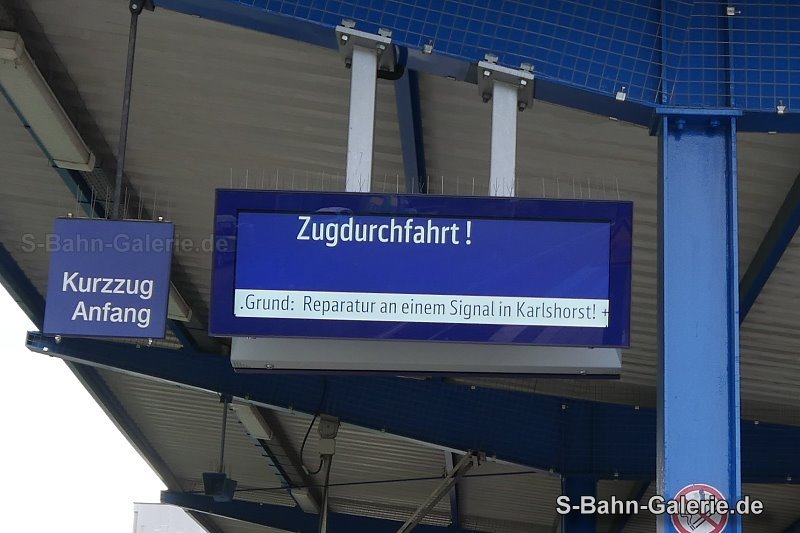 Bahnsteiganzeiger am 14.07.2025 in Berlin-Rummelsburg - Foto Olaf Hoell - S-Bahn-Galerie.de Bahnsteiganzeiger am 14.07.2025 in Berlin-Rummelsburg - Foto Olaf Hoell - S-Bahn-Galerie.de