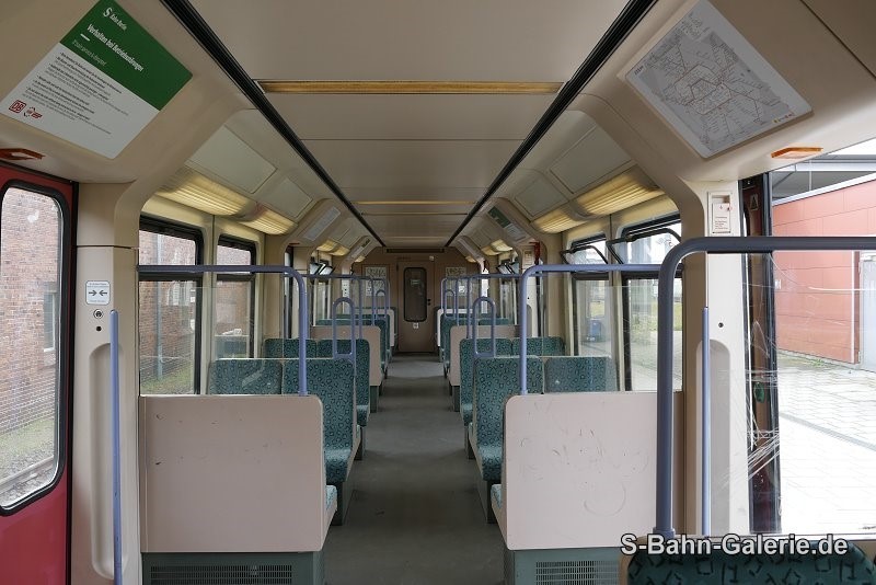 Fahrgastraum der 2. Serie - geliefert an die Deutsche Bahn AG - S-Bahn-Galerie.de Fahrgastraum der 2. Serie - geliefert an die Deutsche Bahn AG - S-Bahn-Galerie.de