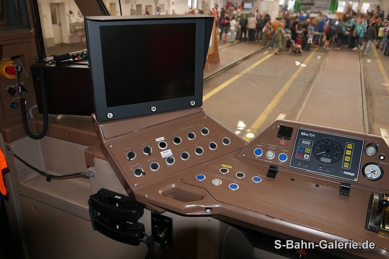 Führerstand der Serienfahrzeuge der Baureihe 480 - S-Bahn-Galerie.de Führerstand der Serienfahrzeuge der Baureihe 480 - S-Bahn-Galerie.de