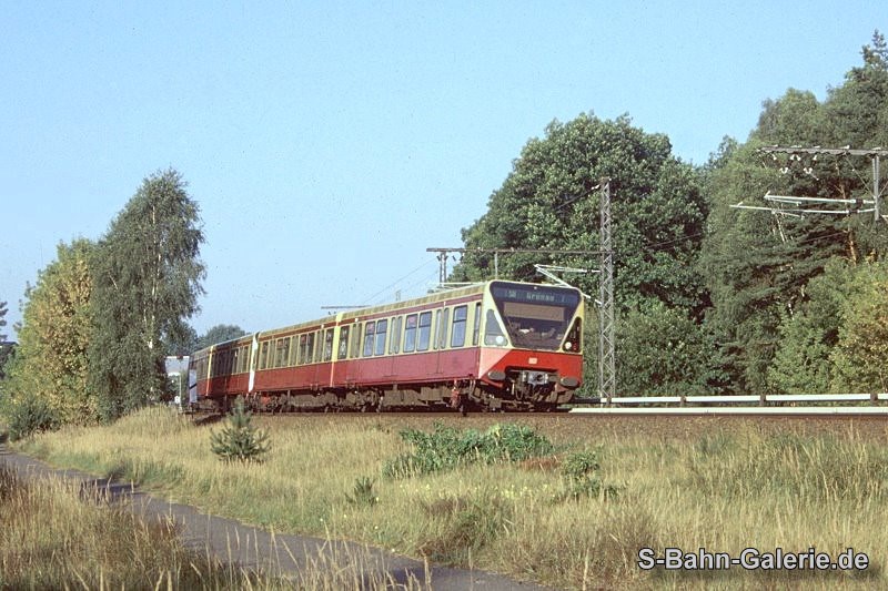 ein Zug der Baureihe 480 am 19.09.2007 bei Hohen Neuendorf - Sammlung Olaf Hoell ein Zug der Baureihe 480 am 19.09.2007 bei Hohen Neuendorf - Sammlung Olaf Hoell
