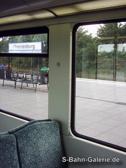 481 078 am 19.08.2004 in Oranienburg - Fahrgastraum - Foto: Olaf Hoell 481 078 am 19.08.2004 in Oranienburg - Fahrgastraum - Foto: Olaf Hoell