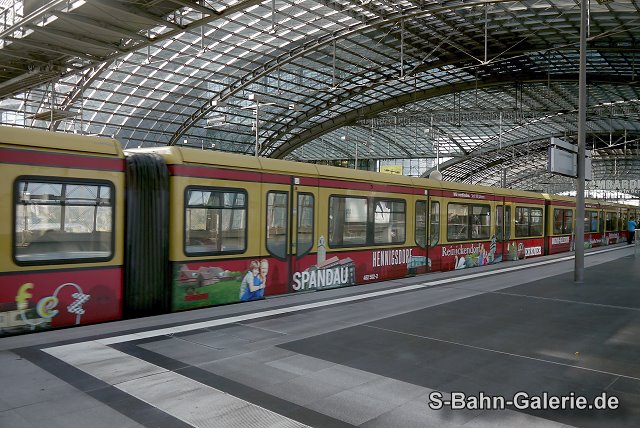 482 502 am 23.10.2015 in Berlin-Hauptbahnhof - Foto Olaf Hoell 482 502 am 23.10.2015 in Berlin-Hauptbahnhof - Foto Olaf Hoell