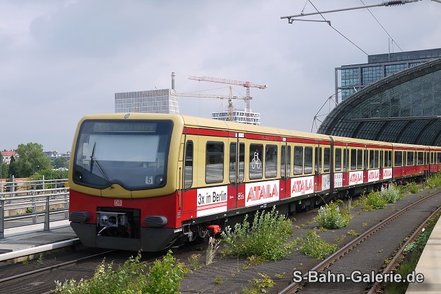 481 153 am 29.07.2016 in Berlin-Hauptbahnhof - Foto Olaf Hoell 481 153 am 29.07.2016 in Berlin-Hauptbahnhof - Foto Olaf Hoell