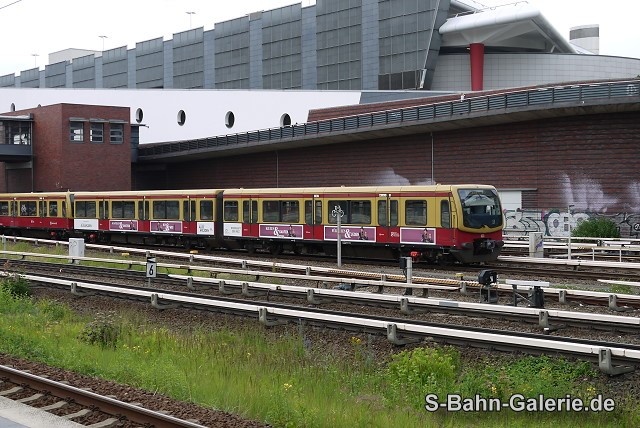 481 442 am 16.06.2016 in Berlin-Gesundbrunnen - Foto Olaf Hoell 481 442 am 16.06.2016 in Berlin-Gesundbrunnen - Foto Olaf Hoell