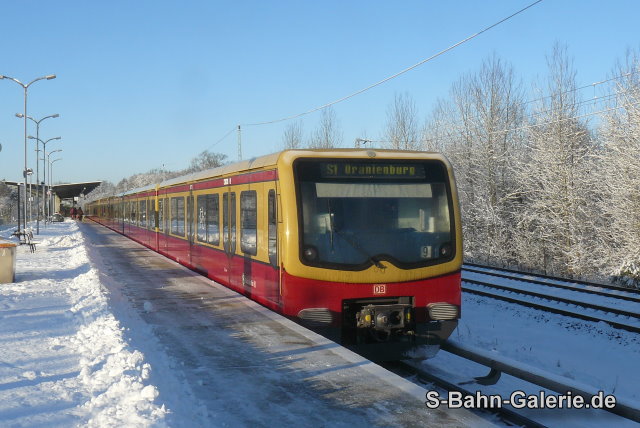 Ein Zug der Baureihe 481 am 05.01.2009 in Lehnitz - Foto Olaf Hoell Ein Zug der Baureihe 481 am 05.01.2009 in Lehnitz - Foto Olaf Hoell