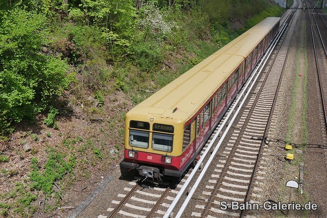 485 079 am 17.05.2021 bei Hohen Neuendorf - Foto: Olaf Hoell - S-Bahn-Galerie.de 485 079 am 17.05.2021 bei Hohen Neuendorf - Foto: Olaf Hoell - S-Bahn-Galerie.de