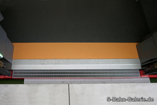 Baureihe 483 - Modell / Mock-up - S-Bahn Berlin - S-Bahn-Galerie.de Baureihe 483 - 1:1-Modell / Mock-up - S-Bahn Berlin - S-Bahn-Galerie.de