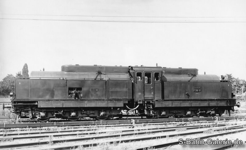 E 178 01 im Jahre 1931 im Bw Berlin-Friedrichsfelde - S-Bahn Berlin - S-Bahn-Galerie.de E 178 01 im Jahre 1931 im Bw Berlin-Friedrichsfelde - S-Bahn Berlin - S-Bahn-Galerie.de