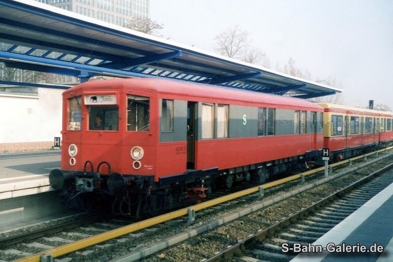 Rangiertriebwagen 478 701 Jumbo der S-Bahn Berlin im März 2000 in Treptower Park Rangiertriebwagen 478 701 Jumbo der S-Bahn Berlin im März 2000 in Treptower Park