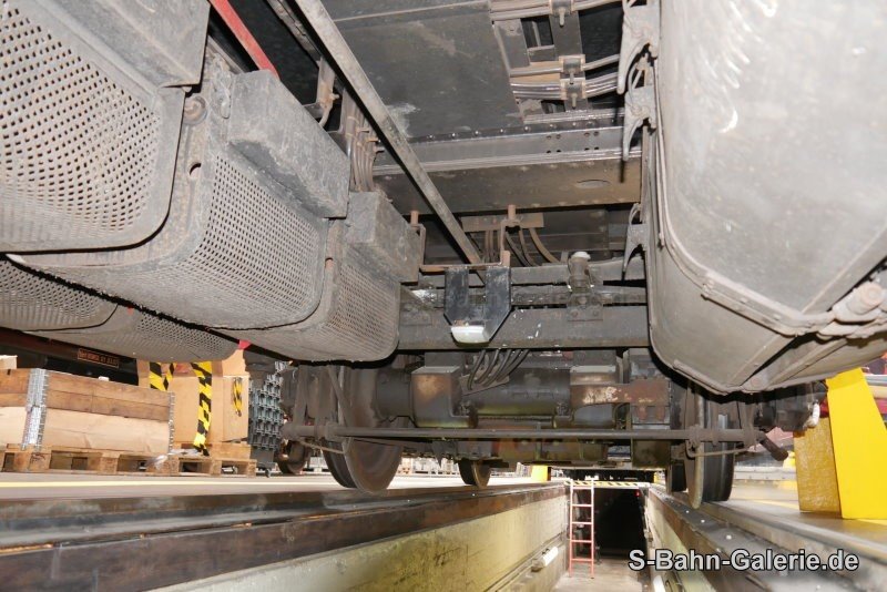 Ansicht von unten vom Rangiertriebwagen 478 701 Jumbo der S-Bahn Berlin - S-Bahn-Galerie.de Ansicht von unten vom Rangiertriebwagen 478 701 Jumbo der S-Bahn Berlin - S-Bahn-Galerie.de