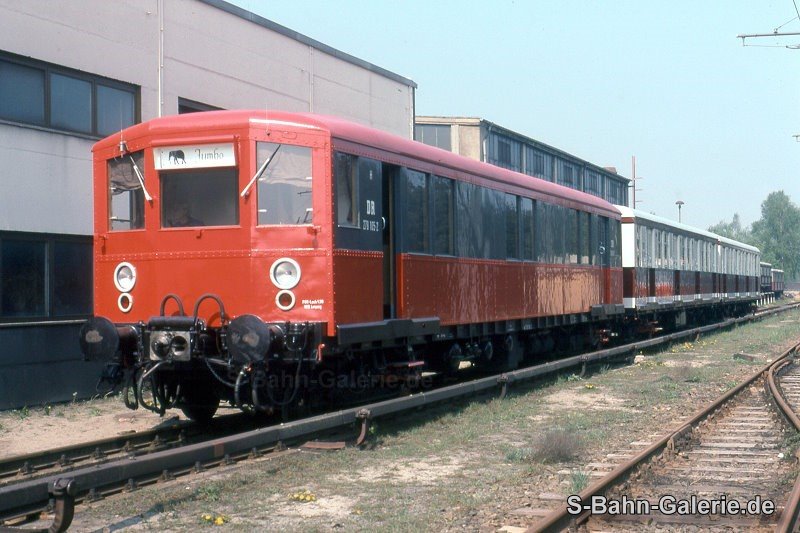 Der Jumbo 278 105 am 26.04.1990 im RAW Schöneweide - S-Bahn-Galerie.de Der Jumbo 278 105 am 26.04.1990 im RAW Schöneweide - S-Bahn-Galerie.de