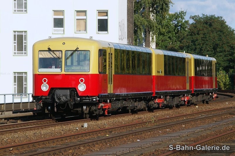Panorama-S-Bahn 488 001 um 2006 auf der Berliner Stadtbahn - Sammlung Olaf Hoell Panorama-S-Bahn 488 001 um 2006 auf der Berliner Stadtbahn - Sammlung Olaf Hoell