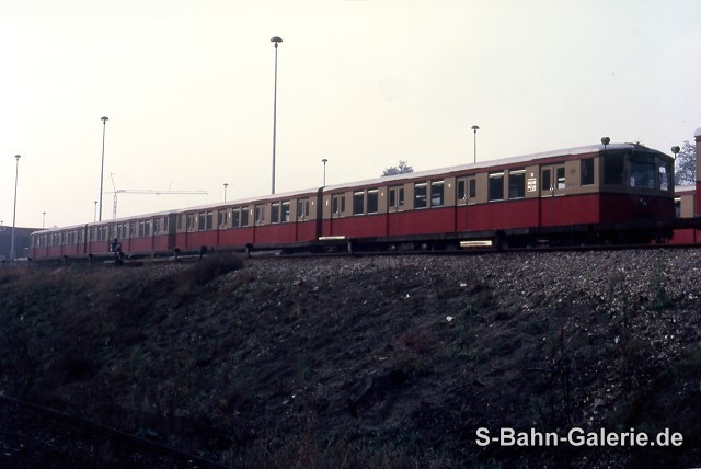 275 625 / 275 626 am 02.11.1984 im Bw Berlin-Wannsee - Sammlung Olaf Hoell 275 625 / 275 626 am 02.11.1984 im Bw Berlin-Wannsee - Sammlung Olaf Hoell