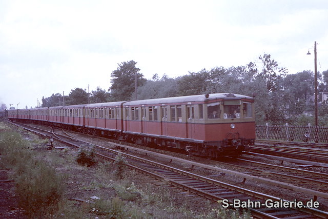 ein Zug der Bauart Stadtbahn am 04.97.1967 in Bernau - Sammlung Olaf Hoell ein Zug der Bauart Stadtbahn am 04.97.1967 in Bernau - Sammlung Olaf Hoell