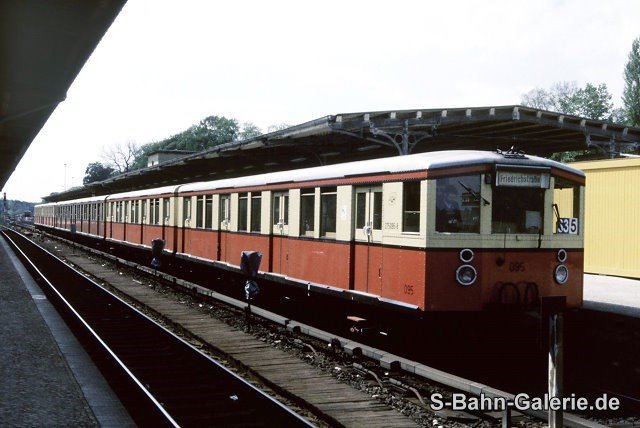 275 095 um 1988 in Berlin-Wannsee unter BVG-Regie - Sammlung Olaf Hoell 275 095 um 1988 in Berlin-Wannsee unter BVG-Regie - Sammlung Olaf Hoell