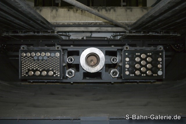 Scharfenbergkupplung - S-Bahn-Galerie.de Scharfenbergkupplung - S-Bahn-Galerie.de